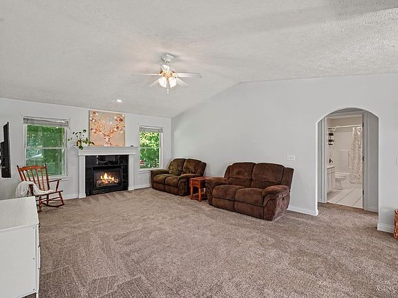 4th image of 3476 Winter Holly Dr