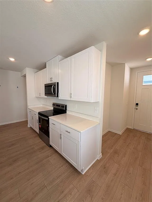 4 bed, 2.0 bath, 1607 sqft, $2,250 — Photo 2