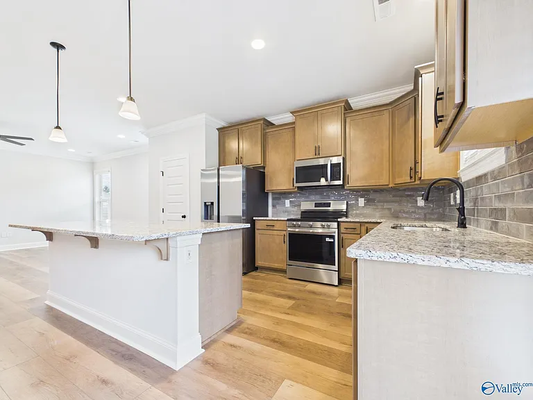 15573 Bees St — Photo 12