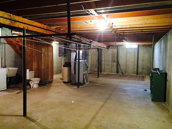4th image of 400 Southview Dr