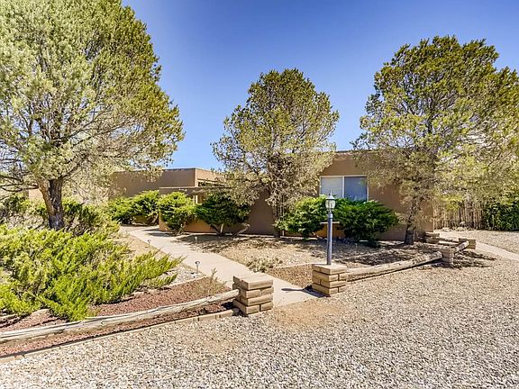 2nd image of 2020 Valle Vista St