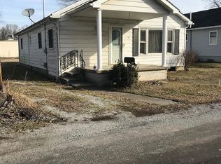 1403 W Oak St, West Frankfort, IL 62896