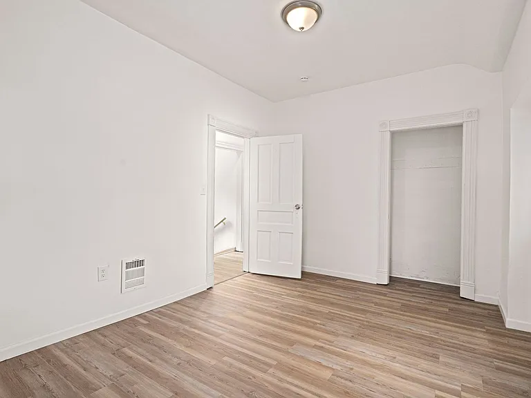 321 Kennedy Ave — Photo 22