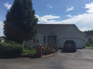 519 Celestial Ct, Bowling Green, KY 42101