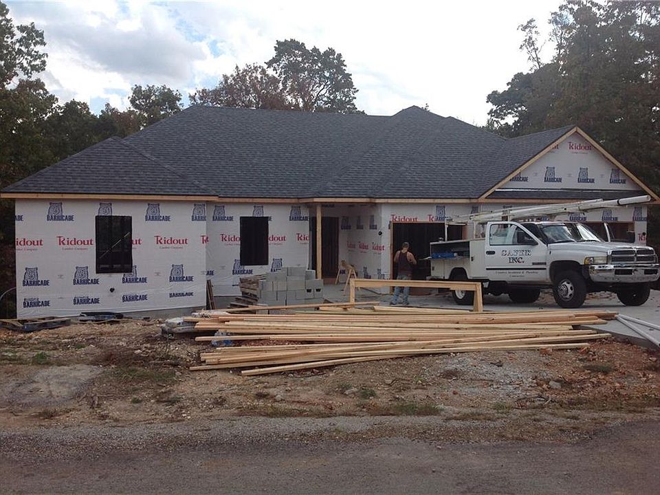 1st image of 14 Brittany Ln