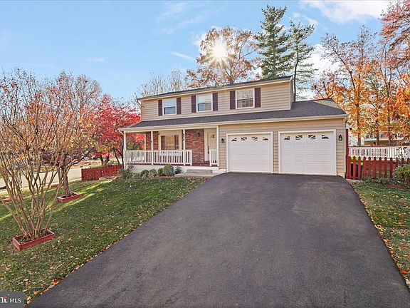 4th image of 105 Deerwood Ct