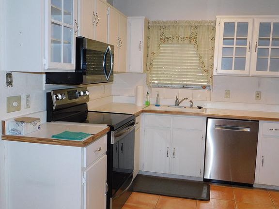 3rd image of 3 Rollingwood Trl #1