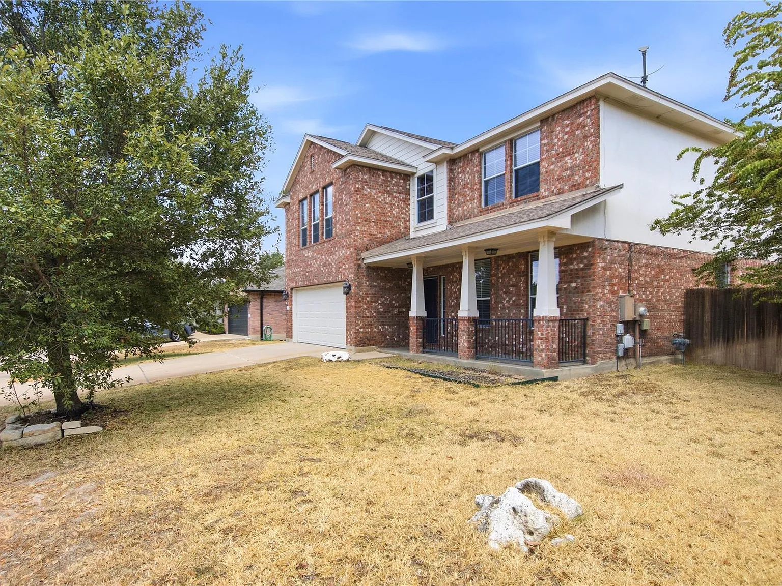 4 bed, 2.5 bath, 2458 sqft, $2,350 — Photo 3