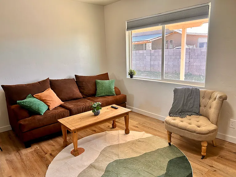 422 N 18th Ave #3 — Photo 1
