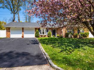 77 Katherine St, Port Jefferson Station, NY 11776