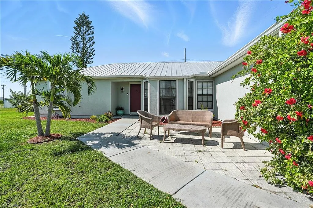 3 bed, 2.0 bath, 1499 sqft, $2,500 — Photo 4