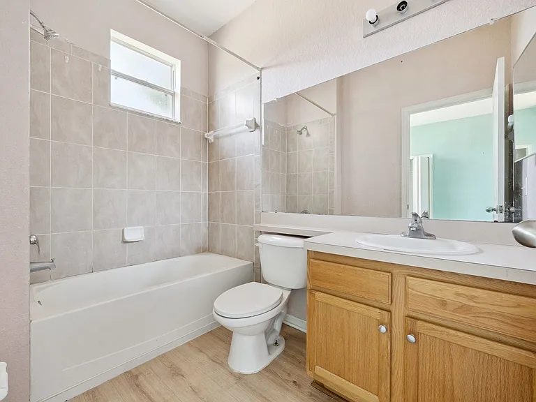 7055 Heatherbrook Dr — Photo 16