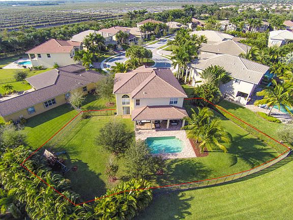 Home For Sale In Canyon Springs