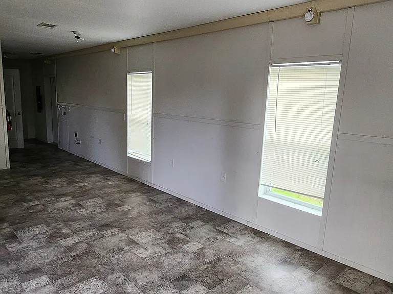819 S Comstock Rd — Photo 8