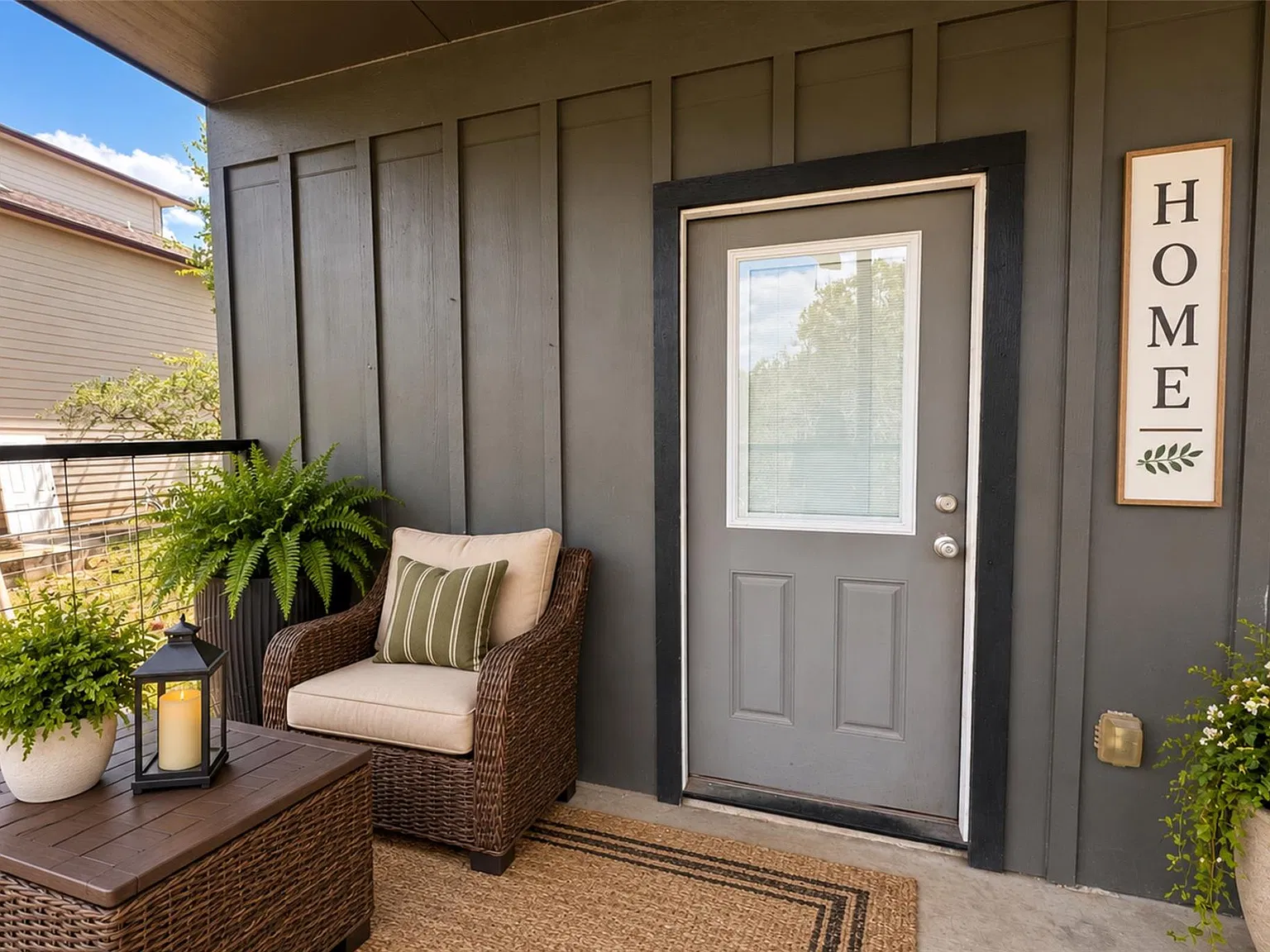 3 bed, 2.5 bath, 1524 sqft, $2,100 — Photo 3