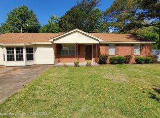 1751 Kenny Hill Dr, Tunica, MS 38676