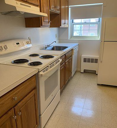 2nd image of 26 Heath Rd APT 6