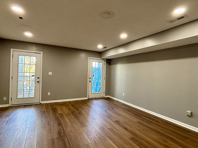 6086 Southbay Dr — Photo 22