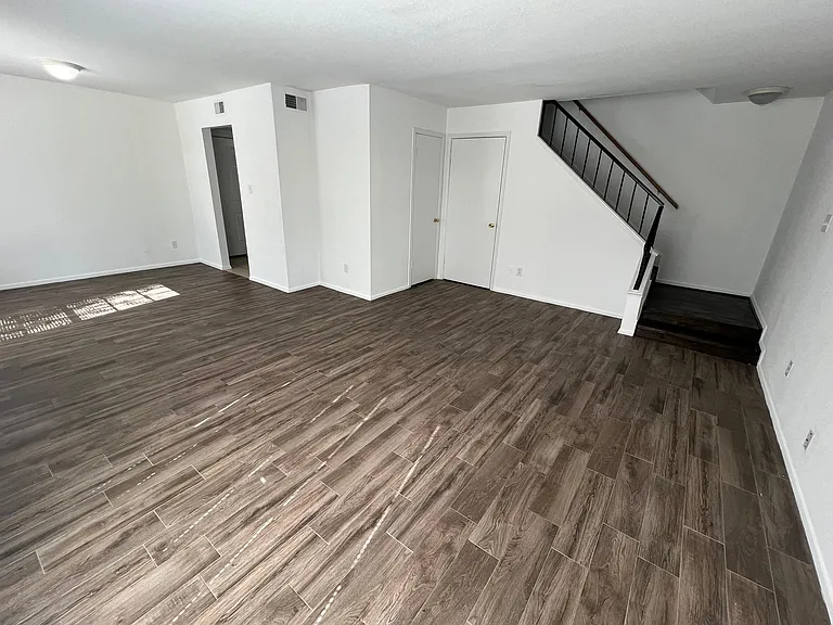 Pinewood Townhomes — Photo 27