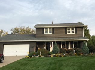673 Cobblestone Dr, Amherst, OH 44001