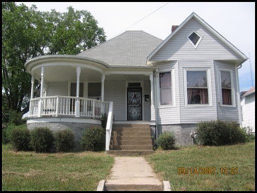 1st image of 219 E Quincy Ave