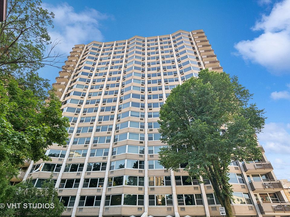 1st image of 555 W Cornelia Ave APT 412
