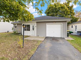 1014 Maple St, Lake In The Hills, IL 60156