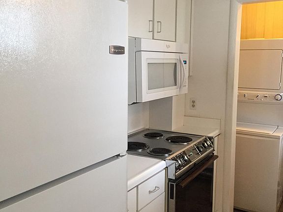 Kitchen with good storage. Stove/oven to be updated ASAP.