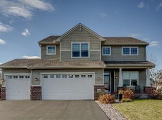 2104 Winterberry Ln, Shakopee, MN 55379