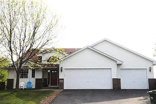 11071 Tyler St NE Photo 1