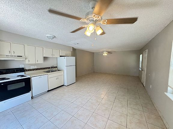 4th image of 660 Garden St