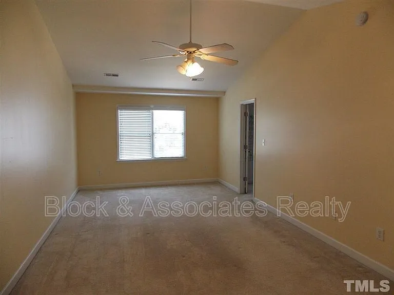 5523 Cottonrose Ln — Photo 8