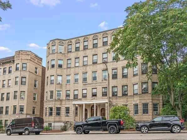 164 Strathmore Rd APT 28, Brighton, MA 02135