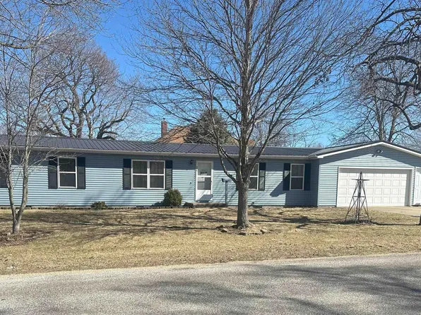 206 Clayton St, Benson, IL 61516