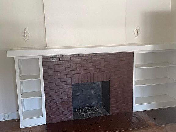5th image of 217 W 43rd St