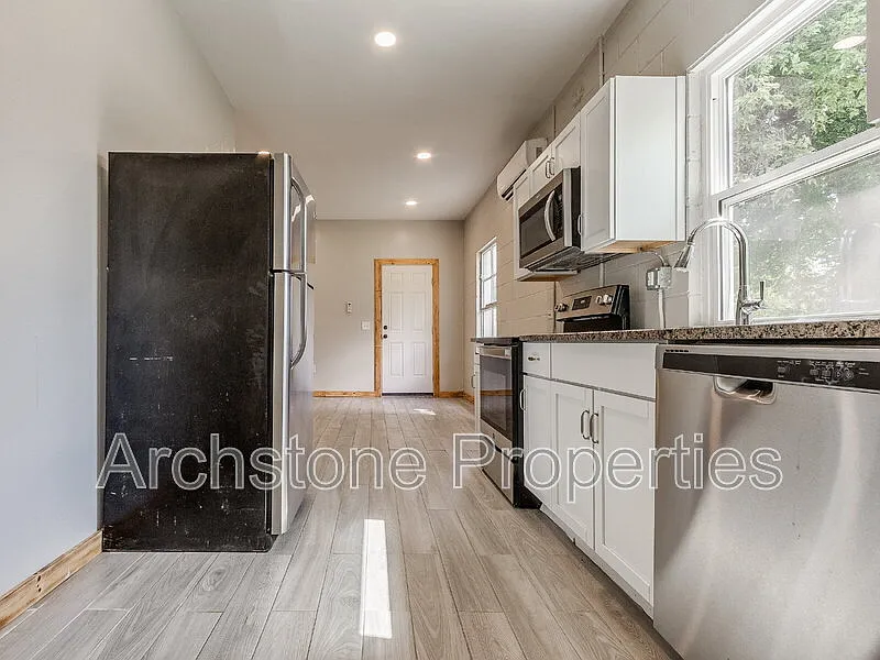 1 bed, 1.0 bath, 704 sqft, $800 — Photo 4