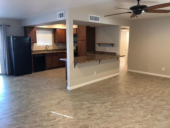 Living room/kitchen