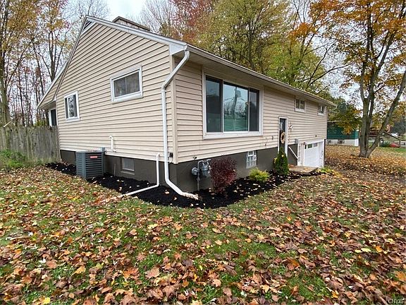 2nd image of 3502 Linda Ln