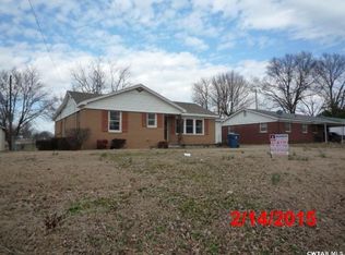 402 10th St, Trenton, TN 38382
