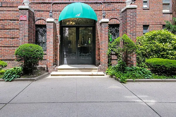 Rented by Level Group | media 7