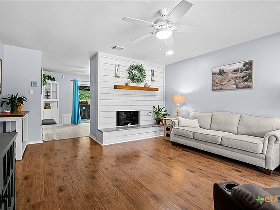 4th image of 35 Hickory Dr