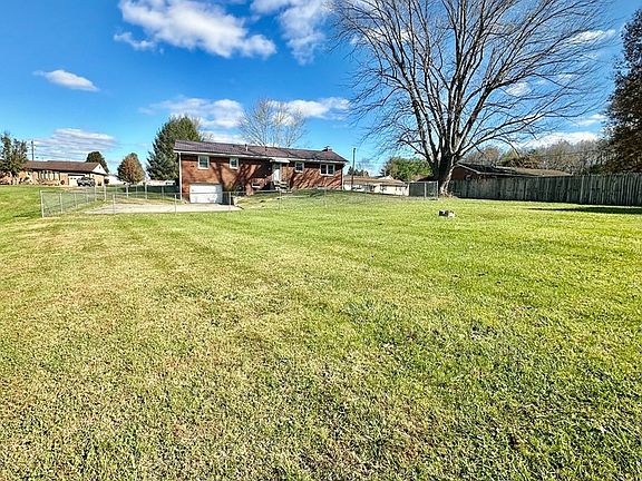 4th image of 100 Kingsway Dr
