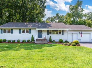 11 Pin Oak Rd, West Caldwell, NJ 07006