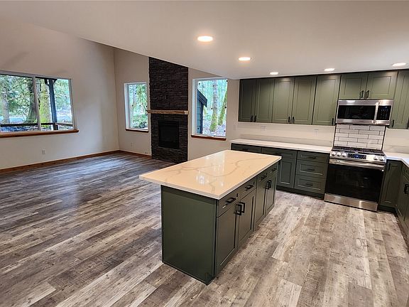 3rd image of 56816 386th Avenue E