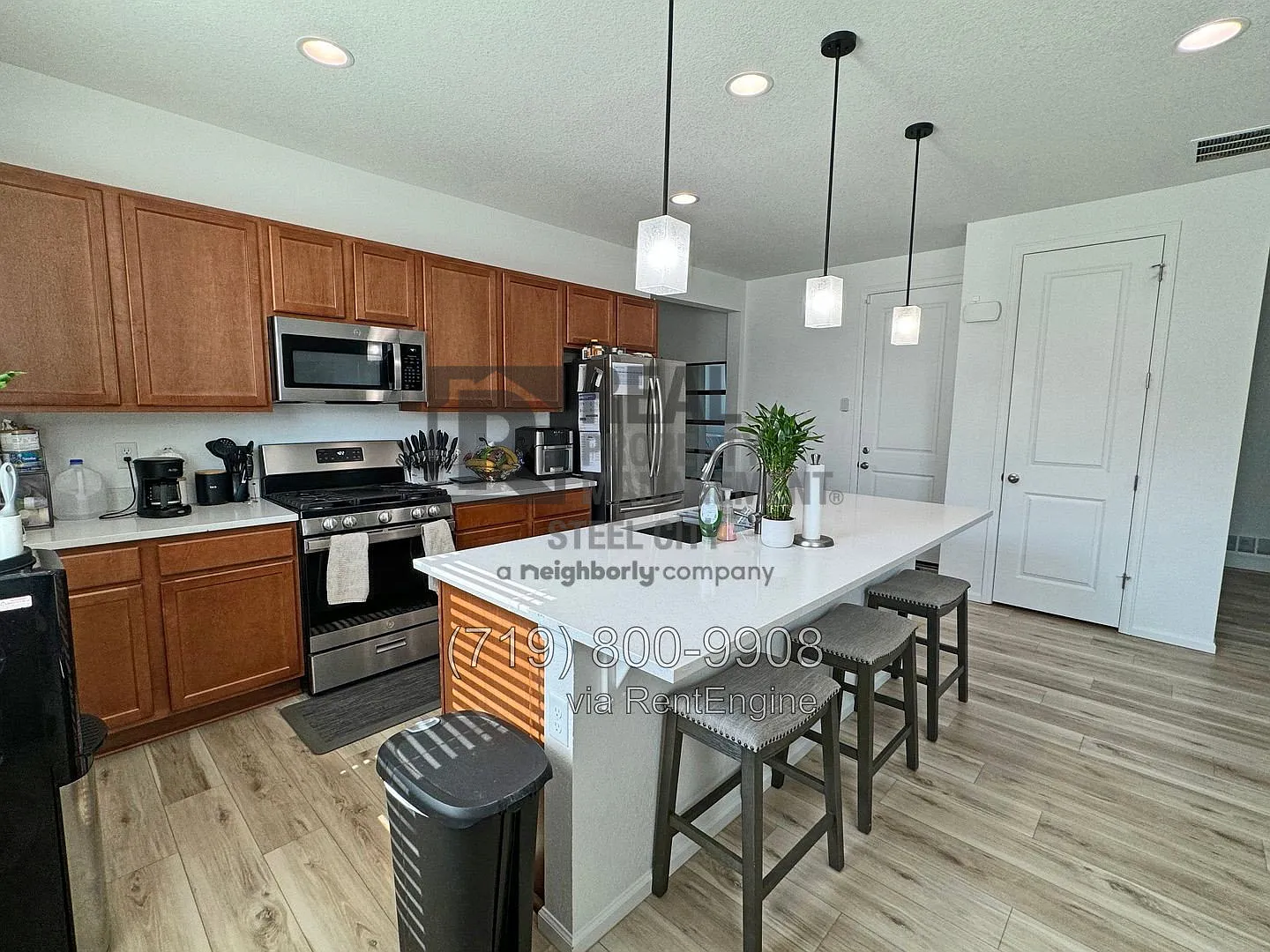 4 bed, 2.0 bath, 1752 sqft, $2,600 — Photo 3