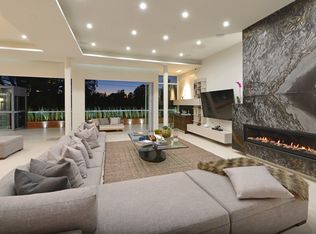 9145 Saint Ives Dr, Los Angeles, CA 90069
