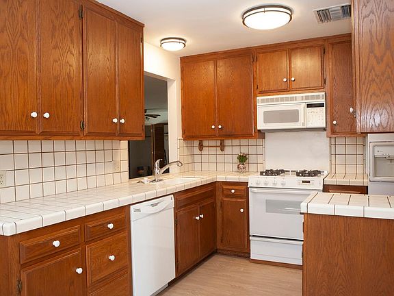 5th image of 2233 N Dymond St