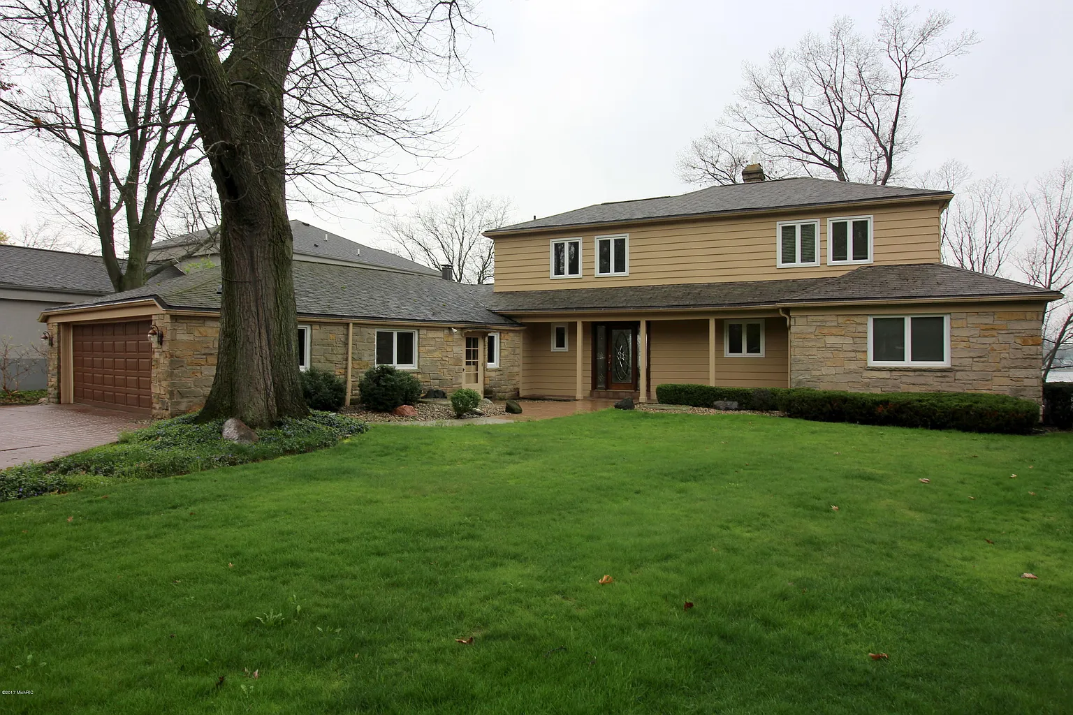 16 Hiawatha Dr photo 1