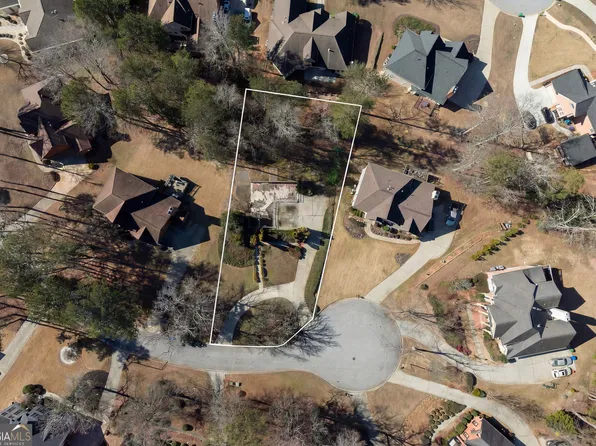 570 Regency Park Dr SW, Atlanta, GA 30331