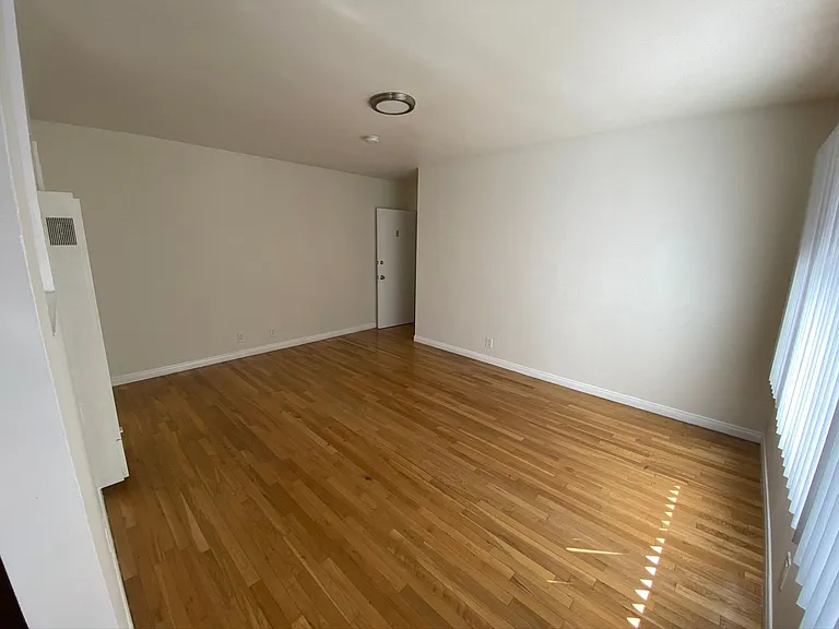 2555 S Sepulveda Blvd — Photo 19